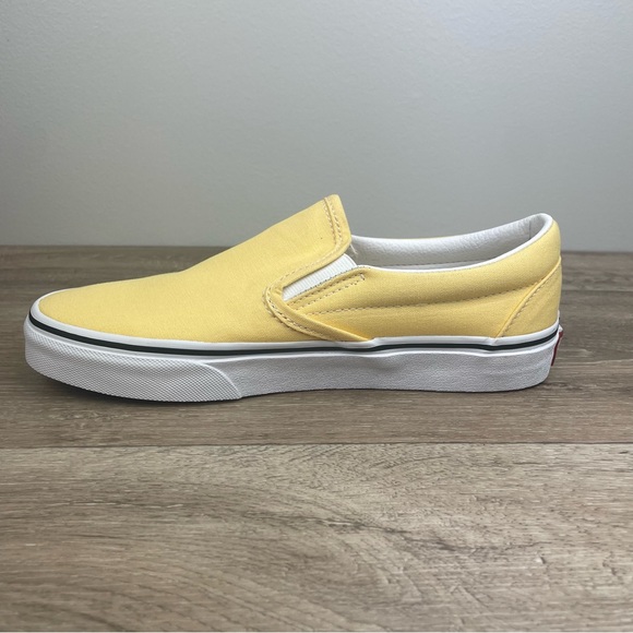 VANS CLASSIC SLIP-ON VN0A4U38WL6 GOLDEN HAZE TRUE WHITE UNISEX MEN WOMEN SHOES - Picture 3 of 5